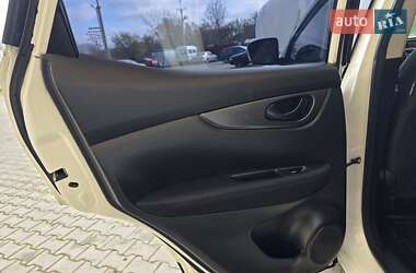 Внедорожник / Кроссовер Nissan Qashqai 2014 в 