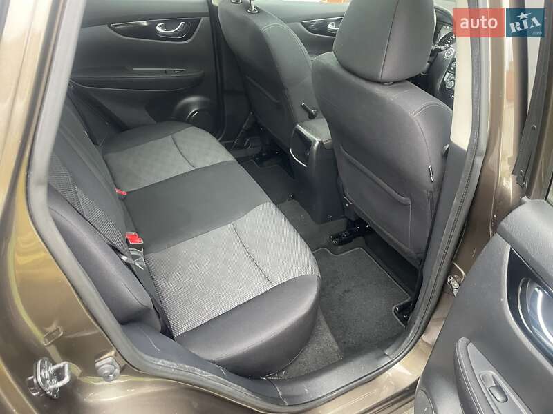 Позашляховик / Кросовер Nissan Qashqai 2015 в Луцьку фото 15 Позашляховик / Кросовер Nissan Qashqai 2015 в Луцьку