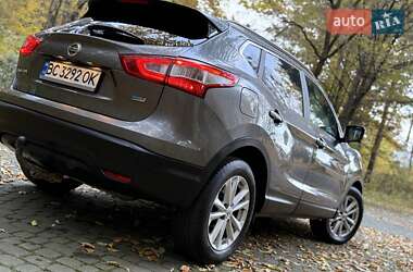 Внедорожник / Кроссовер Nissan Qashqai 2015 в 