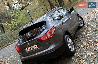Внедорожник / Кроссовер Nissan Qashqai 2015 в 