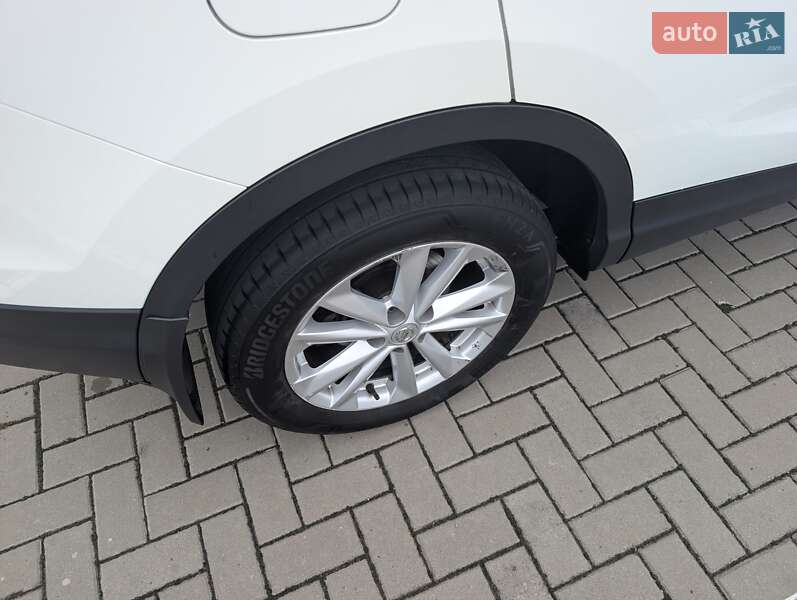 Внедорожник / Кроссовер Nissan Qashqai 2017 в Киеве