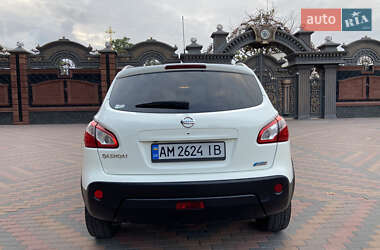 Внедорожник / Кроссовер Nissan Qashqai 2012 в 