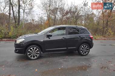 Позашляховик / Кросовер Nissan Qashqai 2012 в  фото 5 Позашляховик / Кросовер Nissan Qashqai 2012 в