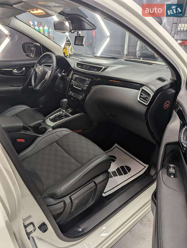Позашляховик / Кросовер Nissan Qashqai 2015 в Тернополі фото 29 Позашляховик / Кросовер Nissan Qashqai 2015 в Тернополі