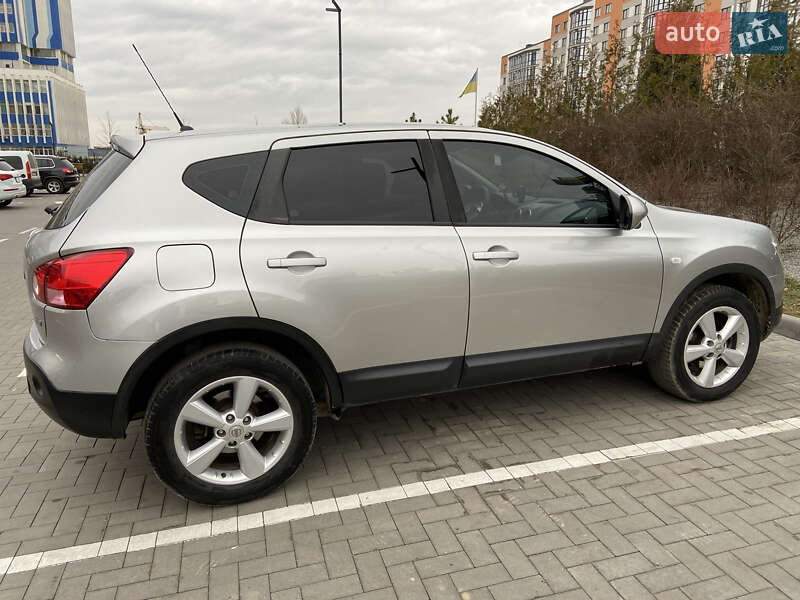 Позашляховик / Кросовер Nissan Qashqai 2009 в Івано-Франківську