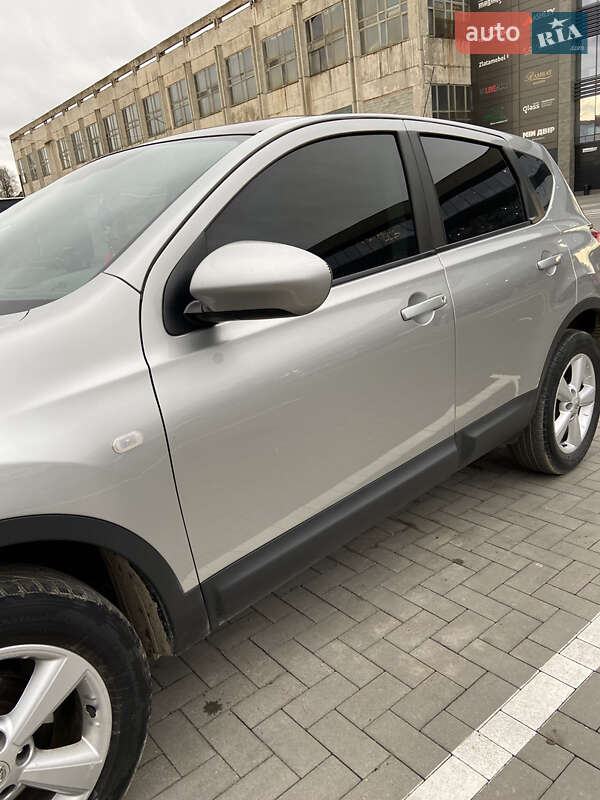 Позашляховик / Кросовер Nissan Qashqai 2009 в Івано-Франківську