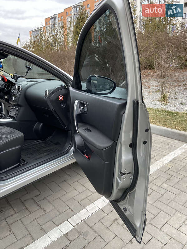 Позашляховик / Кросовер Nissan Qashqai 2009 в Івано-Франківську