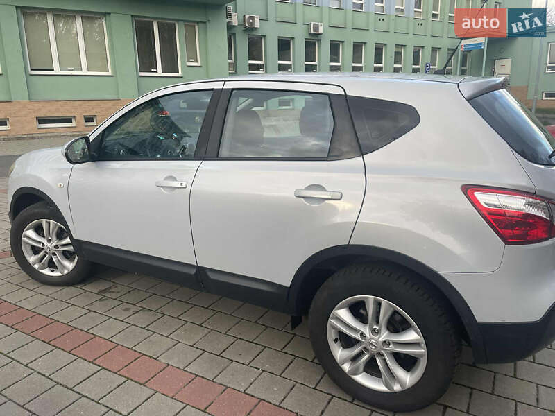 Позашляховик / Кросовер Nissan Qashqai 2011 в Терновому