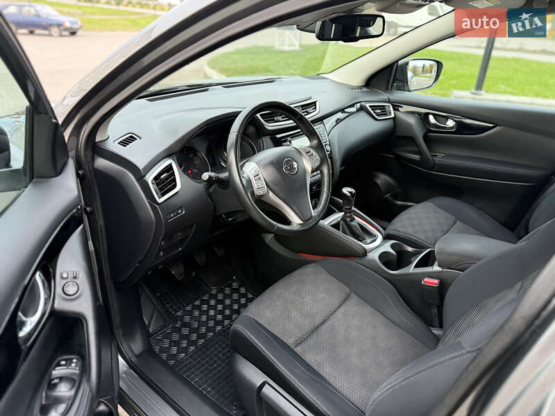 Внедорожник / Кроссовер Nissan Qashqai 2014 в Дубно
