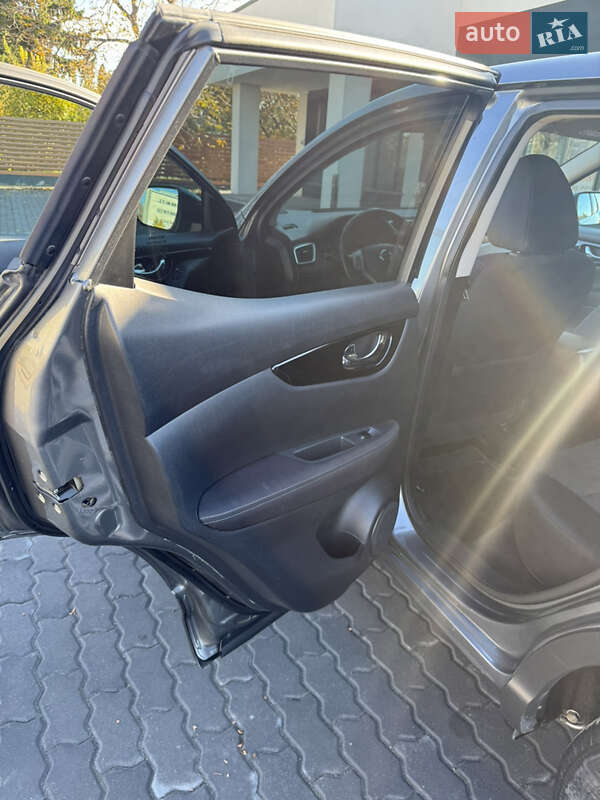 Внедорожник / Кроссовер Nissan Qashqai 2015 в Черновцах