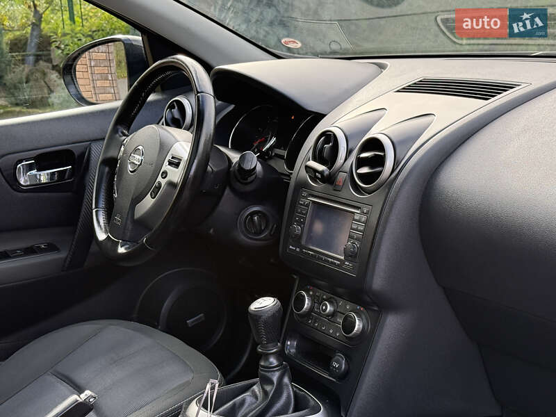 Внедорожник / Кроссовер Nissan Qashqai 2011 в Косове