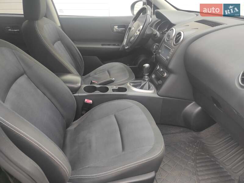 Внедорожник / Кроссовер Nissan Qashqai 2010 в Ровно