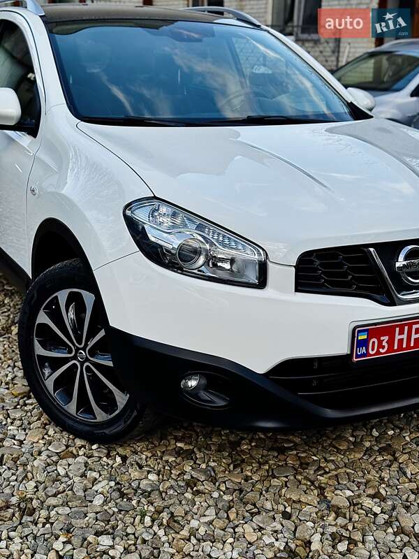 Внедорожник / Кроссовер Nissan Qashqai 2012 в Стрые