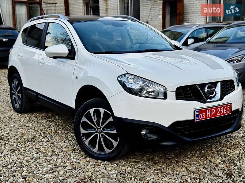 Внедорожник / Кроссовер Nissan Qashqai 2012 в Стрые