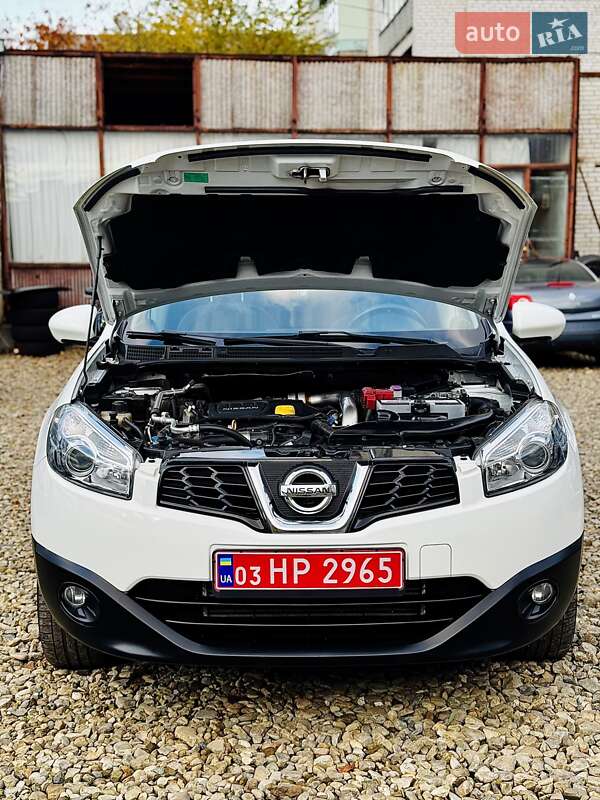 Внедорожник / Кроссовер Nissan Qashqai 2012 в Стрые