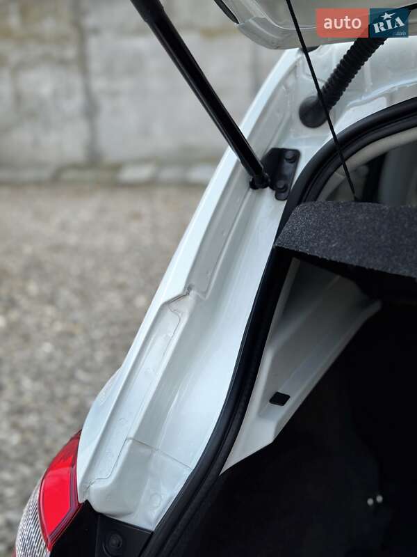 Внедорожник / Кроссовер Nissan Qashqai 2012 в Стрые