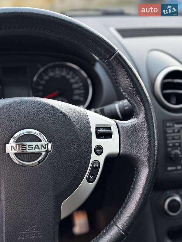 Внедорожник / Кроссовер Nissan Qashqai 2012 в Стрые