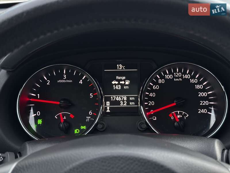 Внедорожник / Кроссовер Nissan Qashqai 2012 в Стрые