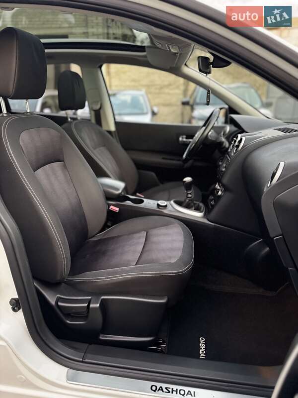 Внедорожник / Кроссовер Nissan Qashqai 2012 в Стрые