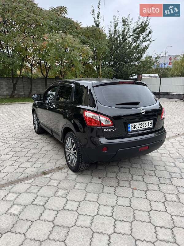 Внедорожник / Кроссовер Nissan Qashqai 2010 в Ровно