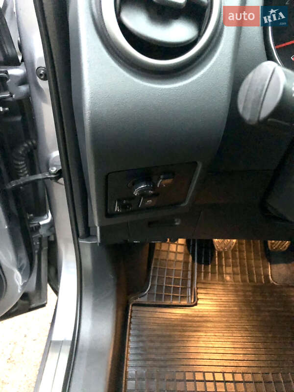 Внедорожник / Кроссовер Nissan Qashqai 2011 в Коростене фото 25 Внедорожник / Кроссовер Nissan Qashqai 2011 в Коростене