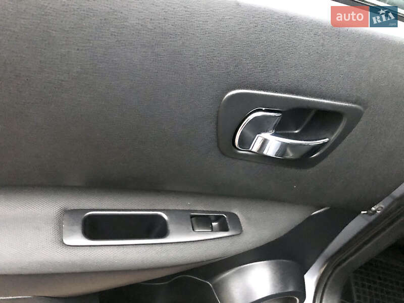 Внедорожник / Кроссовер Nissan Qashqai 2011 в Коростене фото 30 Внедорожник / Кроссовер Nissan Qashqai 2011 в Коростене