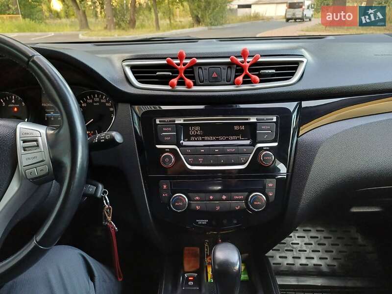 Внедорожник / Кроссовер Nissan Qashqai 2014 в Чернигове