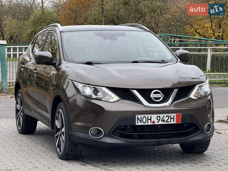 Внедорожник / Кроссовер Nissan Qashqai 2015 в Кременце