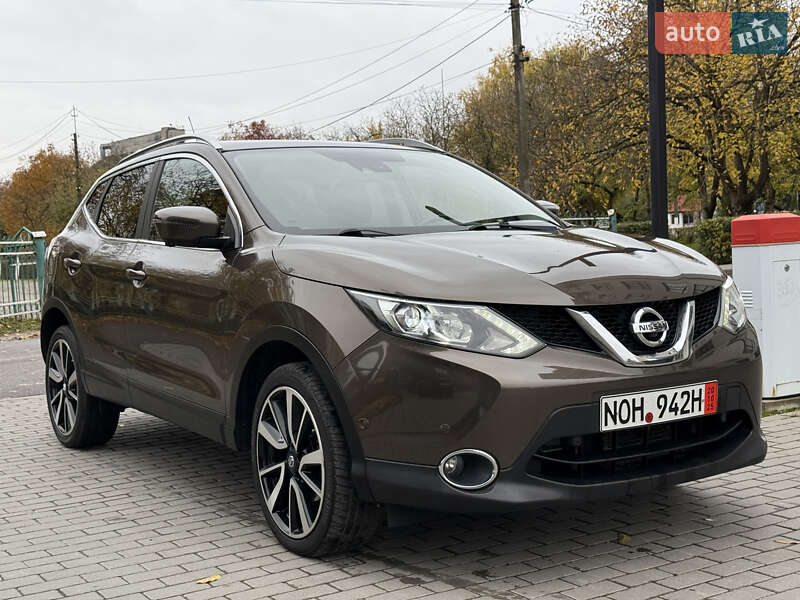 Внедорожник / Кроссовер Nissan Qashqai 2015 в Кременце