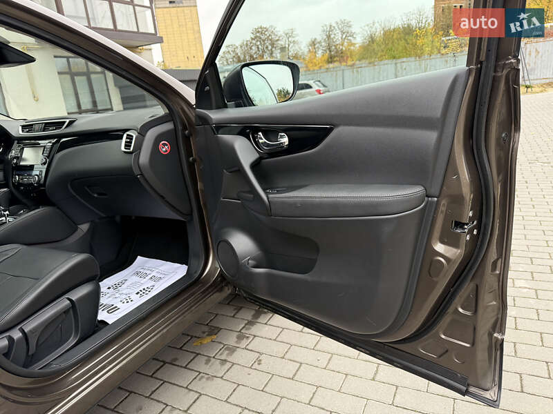 Внедорожник / Кроссовер Nissan Qashqai 2015 в Кременце