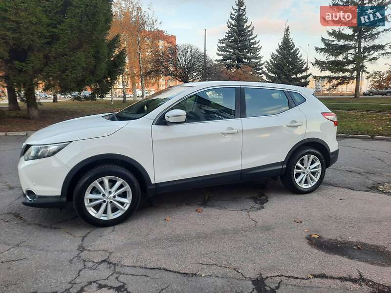 Внедорожник / Кроссовер Nissan Qashqai 2014 в Полтаве