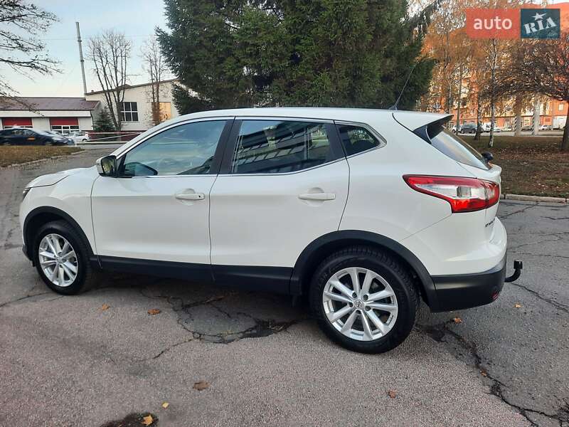 Внедорожник / Кроссовер Nissan Qashqai 2014 в Полтаве