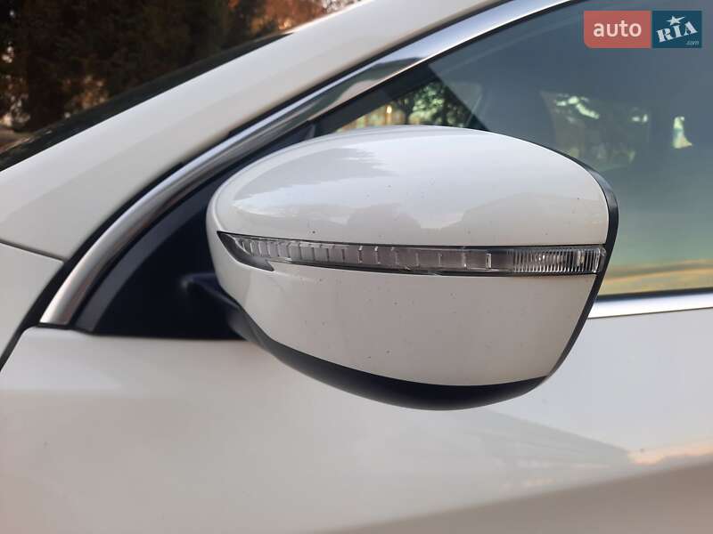 Внедорожник / Кроссовер Nissan Qashqai 2014 в Полтаве