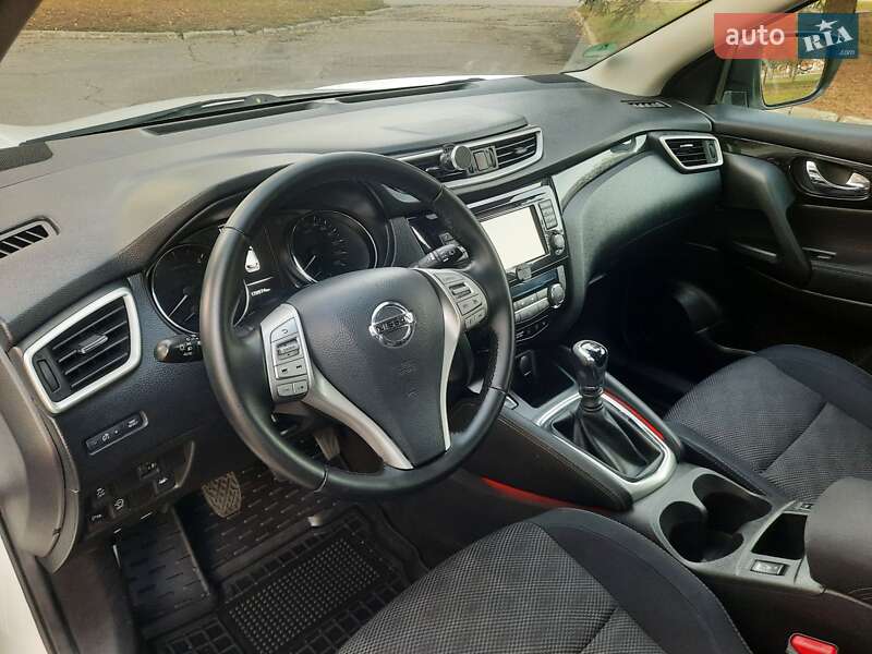 Внедорожник / Кроссовер Nissan Qashqai 2014 в Полтаве