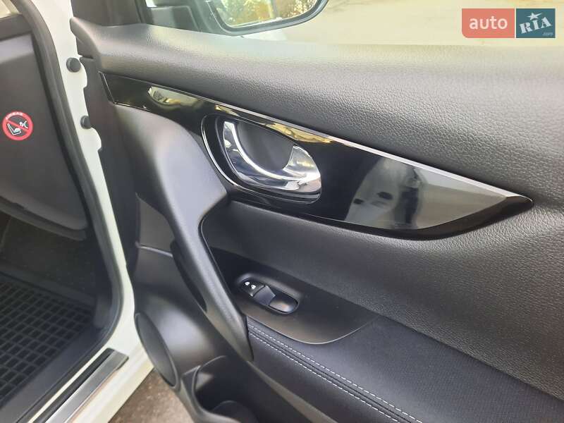 Внедорожник / Кроссовер Nissan Qashqai 2014 в Полтаве