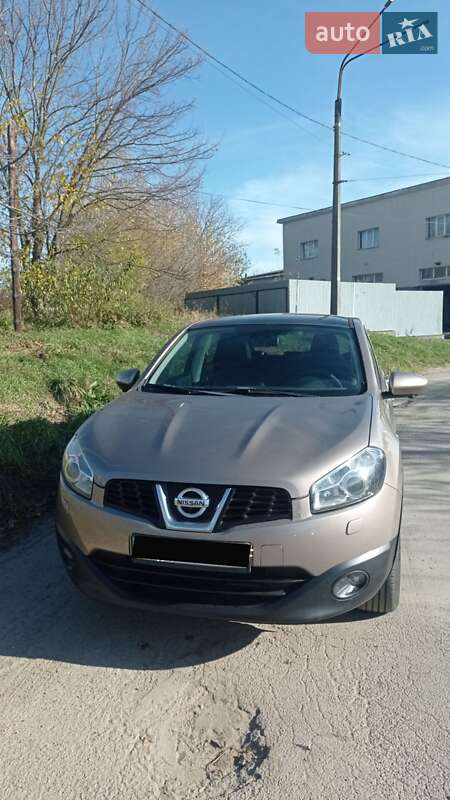 Внедорожник / Кроссовер Nissan Qashqai 2013 в Ивано-Франковске