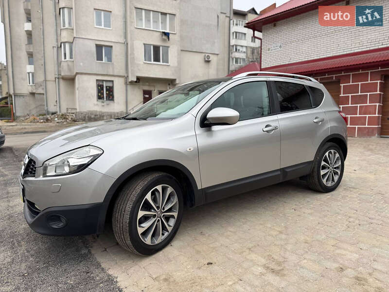 Внедорожник / Кроссовер Nissan Qashqai 2010 в Тернополе