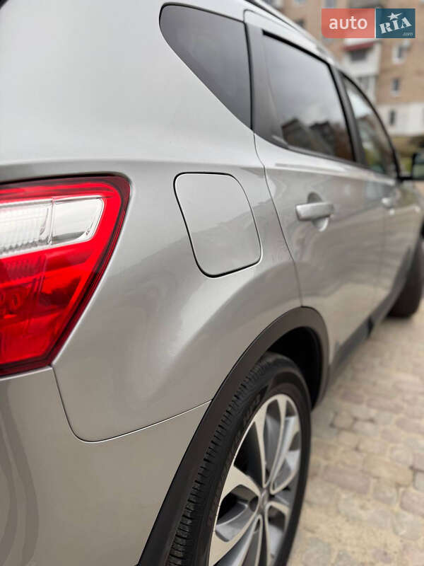 Внедорожник / Кроссовер Nissan Qashqai 2010 в Тернополе