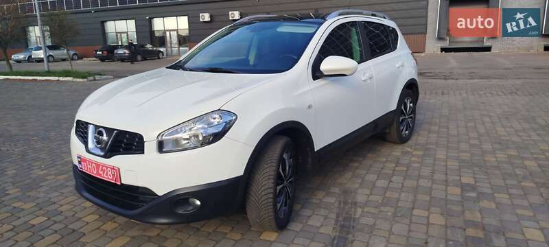 Позашляховик / Кросовер Nissan Qashqai 2012 в Луцьку