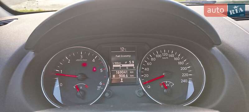 Позашляховик / Кросовер Nissan Qashqai 2012 в Луцьку