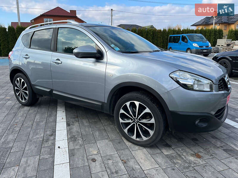 Позашляховик / Кросовер Nissan Qashqai 2010 в Луцьку
