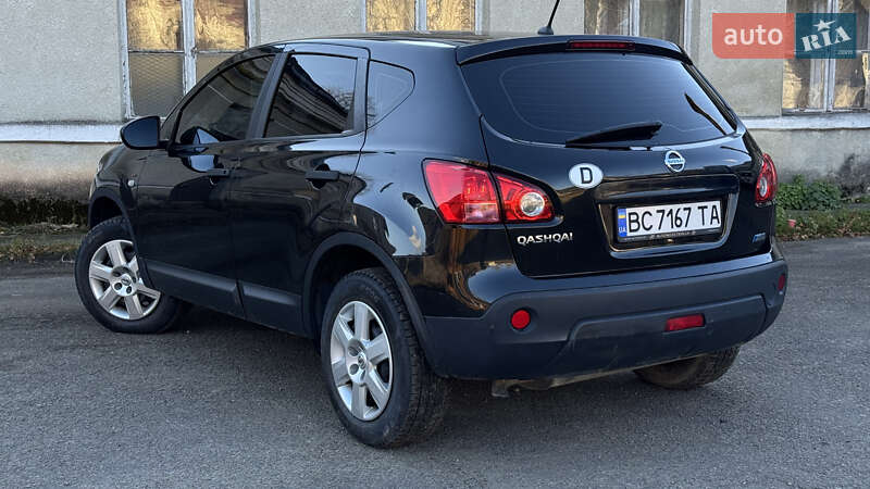 Внедорожник / Кроссовер Nissan Qashqai 2010 в Стрые
