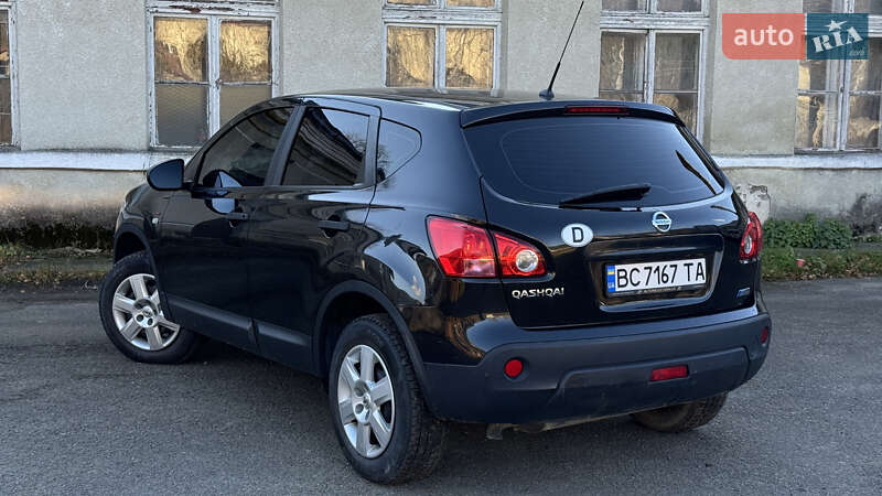 Внедорожник / Кроссовер Nissan Qashqai 2010 в Стрые