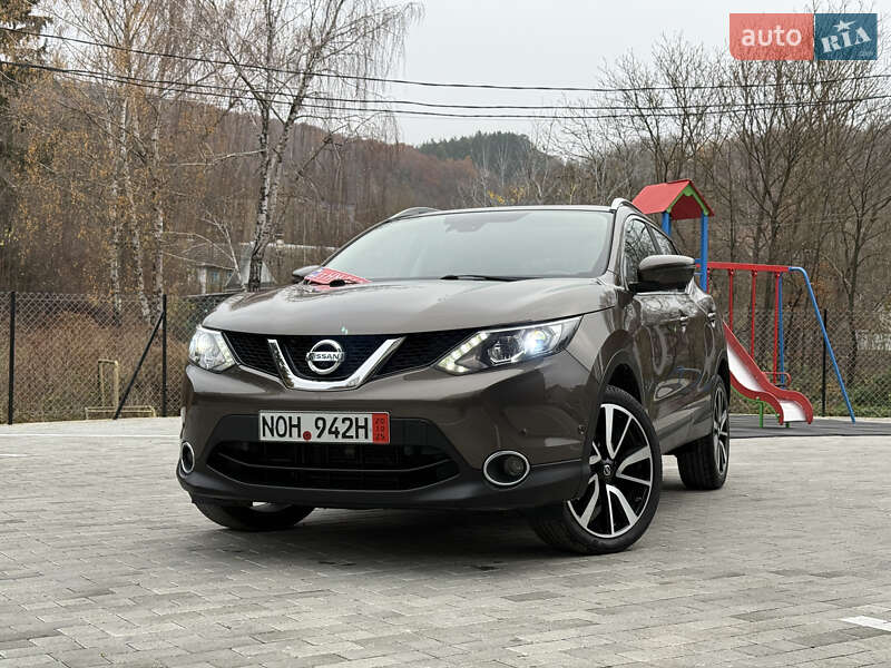 Внедорожник / Кроссовер Nissan Qashqai 2015 в Кременце