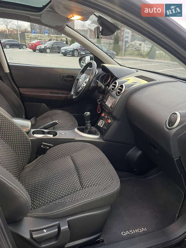 Внедорожник / Кроссовер Nissan Qashqai 2009 в Стрые