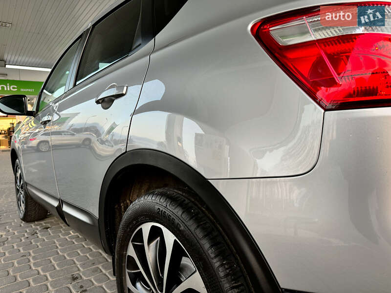 Внедорожник / Кроссовер Nissan Qashqai 2012 в Стрые