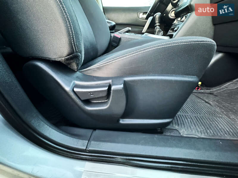 Внедорожник / Кроссовер Nissan Qashqai 2012 в Стрые