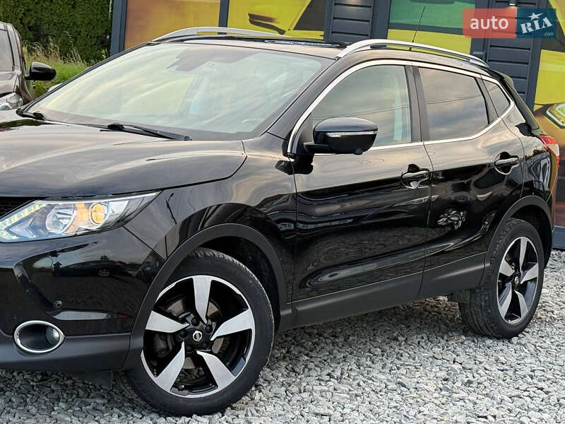 Позашляховик / Кросовер Nissan Qashqai 2015 в Стрию