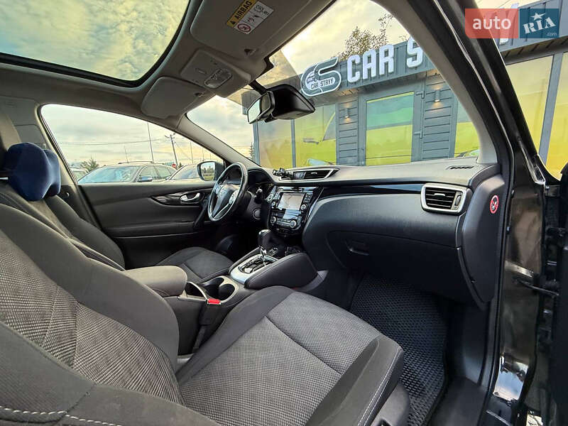 Позашляховик / Кросовер Nissan Qashqai 2015 в Стрию