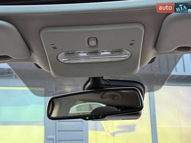 Позашляховик / Кросовер Nissan Qashqai 2015 в Стрию